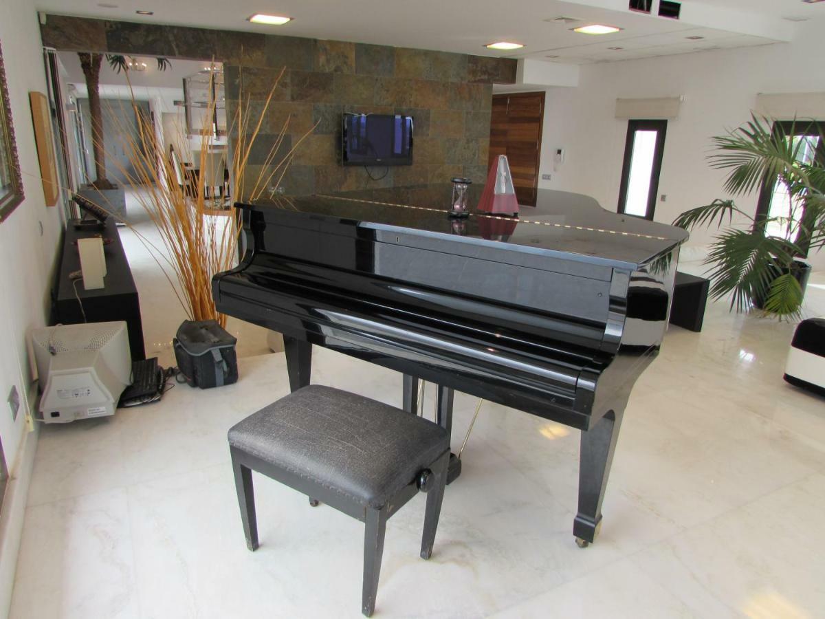 Cortijo Media Legua Hotel Вера Екстериор снимка